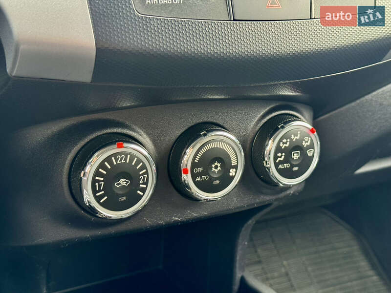 Позашляховик / Кросовер Mitsubishi Outlander 2012 в Полтаві