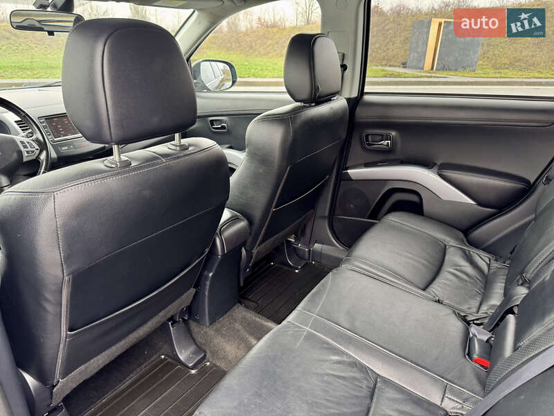 Позашляховик / Кросовер Mitsubishi Outlander 2012 в Полтаві