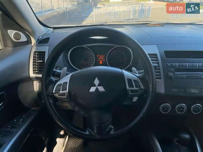 Позашляховик / Кросовер Mitsubishi Outlander 2007 в Києві фото 13 Позашляховик / Кросовер Mitsubishi Outlander 2007 в Києві