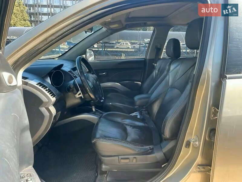 Позашляховик / Кросовер Mitsubishi Outlander 2007 в Києві фото 15 Позашляховик / Кросовер Mitsubishi Outlander 2007 в Києві