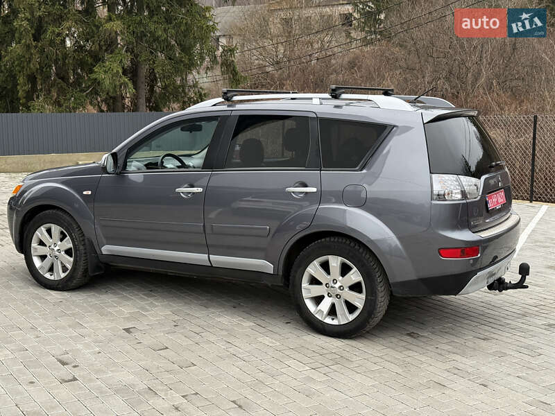 Внедорожник / Кроссовер Mitsubishi Outlander 2008 в Кременце