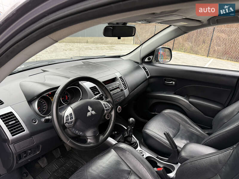 Внедорожник / Кроссовер Mitsubishi Outlander 2008 в Кременце