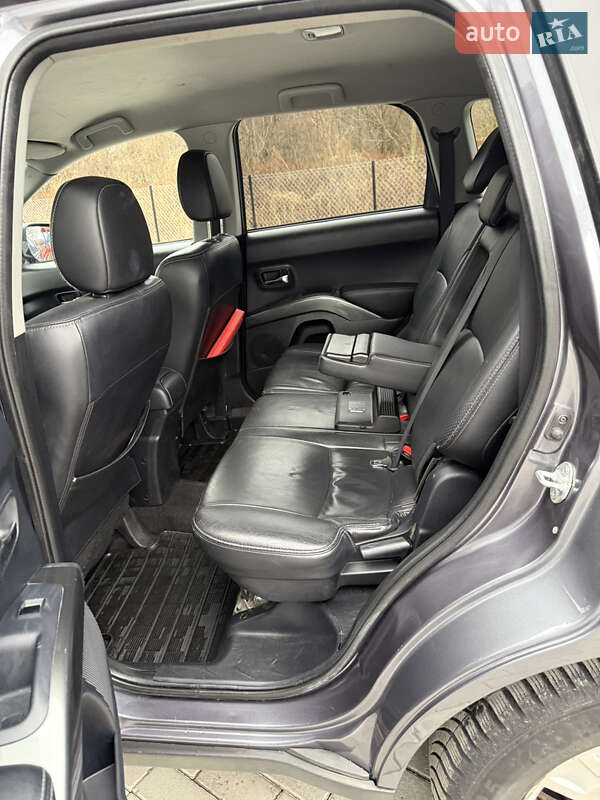 Внедорожник / Кроссовер Mitsubishi Outlander 2008 в Кременце