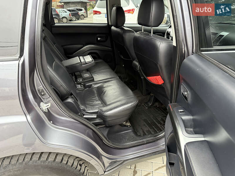 Внедорожник / Кроссовер Mitsubishi Outlander 2008 в Кременце