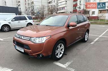 Внедорожник / Кроссовер Mitsubishi Outlander 2013 в Киеве