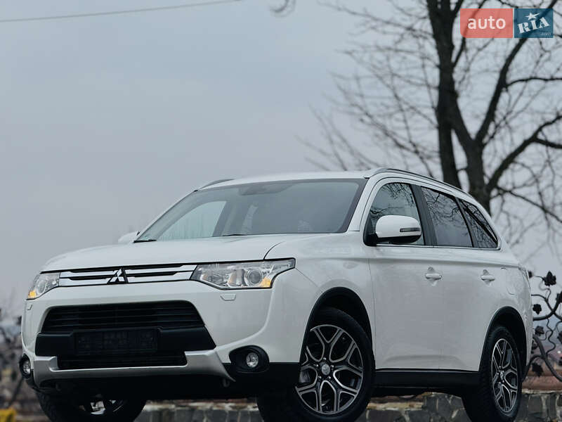 Позашляховик / Кросовер Mitsubishi Outlander 2015 в Дрогобичі