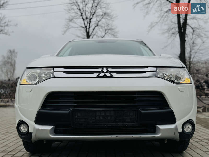 Позашляховик / Кросовер Mitsubishi Outlander 2015 в Дрогобичі