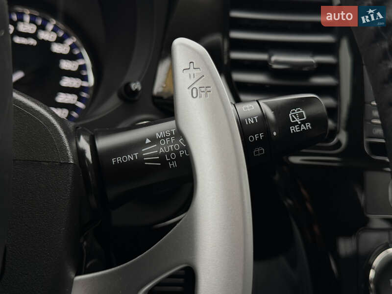 Позашляховик / Кросовер Mitsubishi Outlander 2015 в Дрогобичі