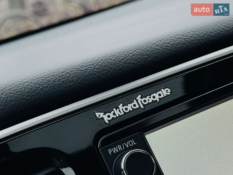 Позашляховик / Кросовер Mitsubishi Outlander 2015 в Дрогобичі