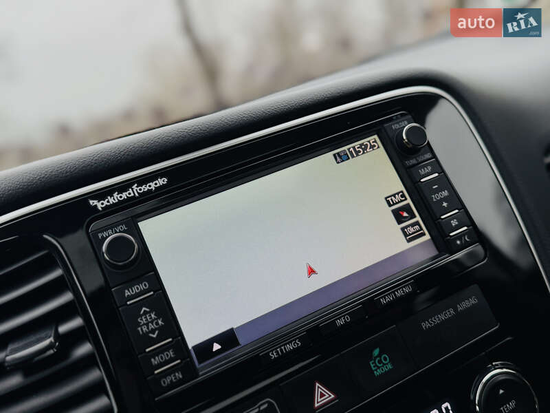 Позашляховик / Кросовер Mitsubishi Outlander 2015 в Дрогобичі