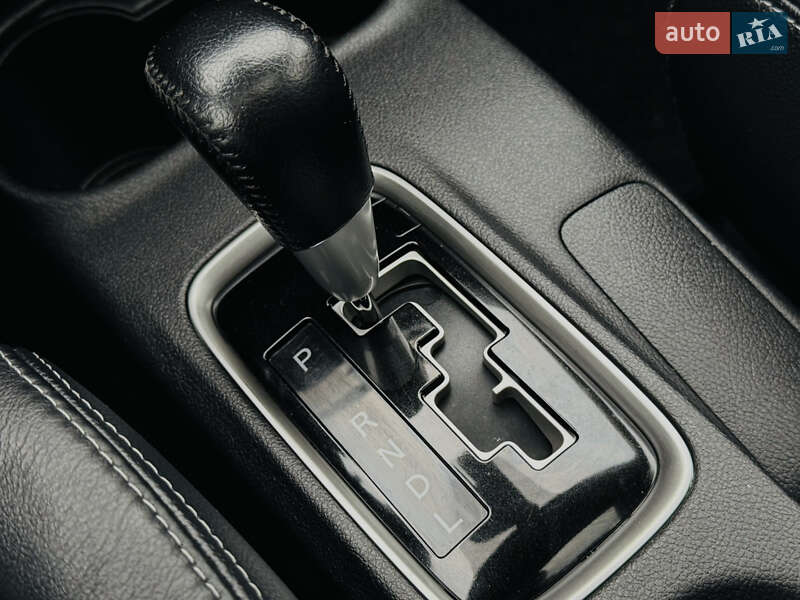 Позашляховик / Кросовер Mitsubishi Outlander 2015 в Дрогобичі