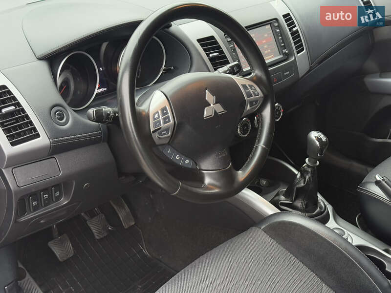 Позашляховик / Кросовер Mitsubishi Outlander 2010 в Тернополі