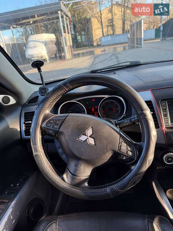Позашляховик / Кросовер Mitsubishi Outlander 2008 в Березані
