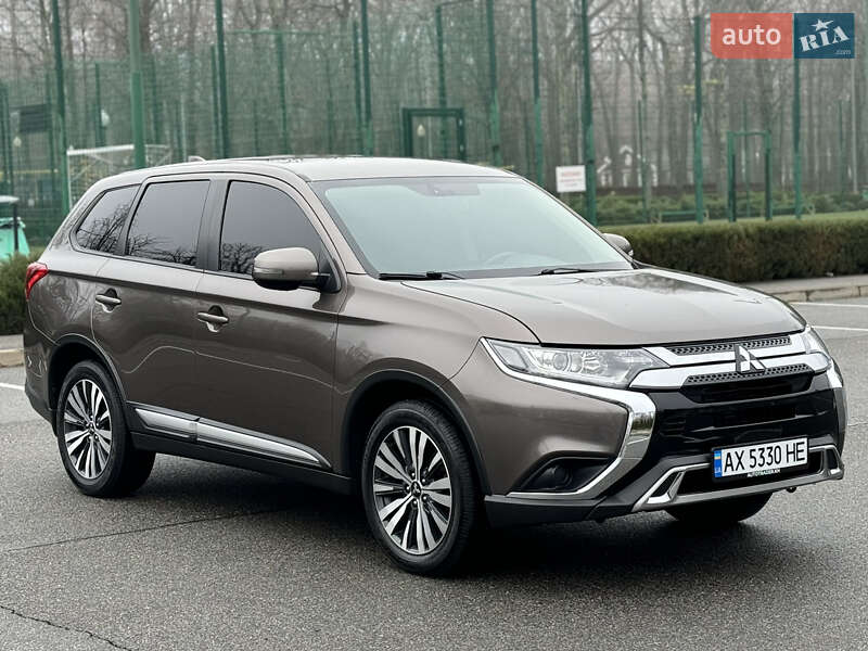Позашляховик / Кросовер Mitsubishi Outlander 2018 в Харкові фото 9 Позашляховик / Кросовер Mitsubishi Outlander 2018 в Харкові