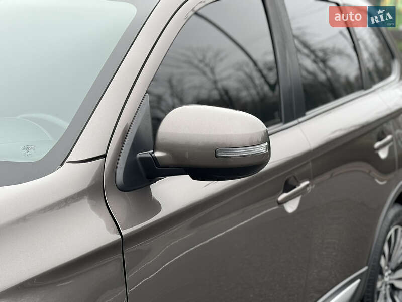 Позашляховик / Кросовер Mitsubishi Outlander 2018 в Харкові фото 28 Позашляховик / Кросовер Mitsubishi Outlander 2018 в Харкові