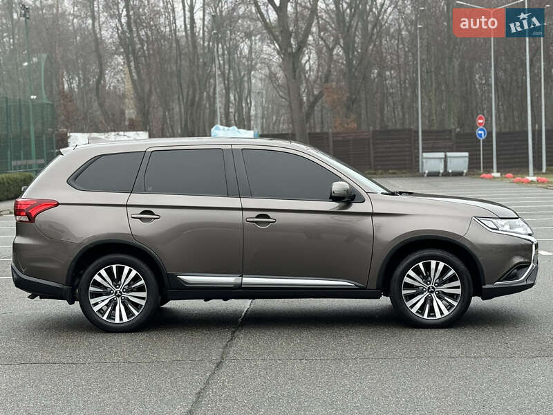 Позашляховик / Кросовер Mitsubishi Outlander 2018 в Харкові фото 36 Позашляховик / Кросовер Mitsubishi Outlander 2018 в Харкові