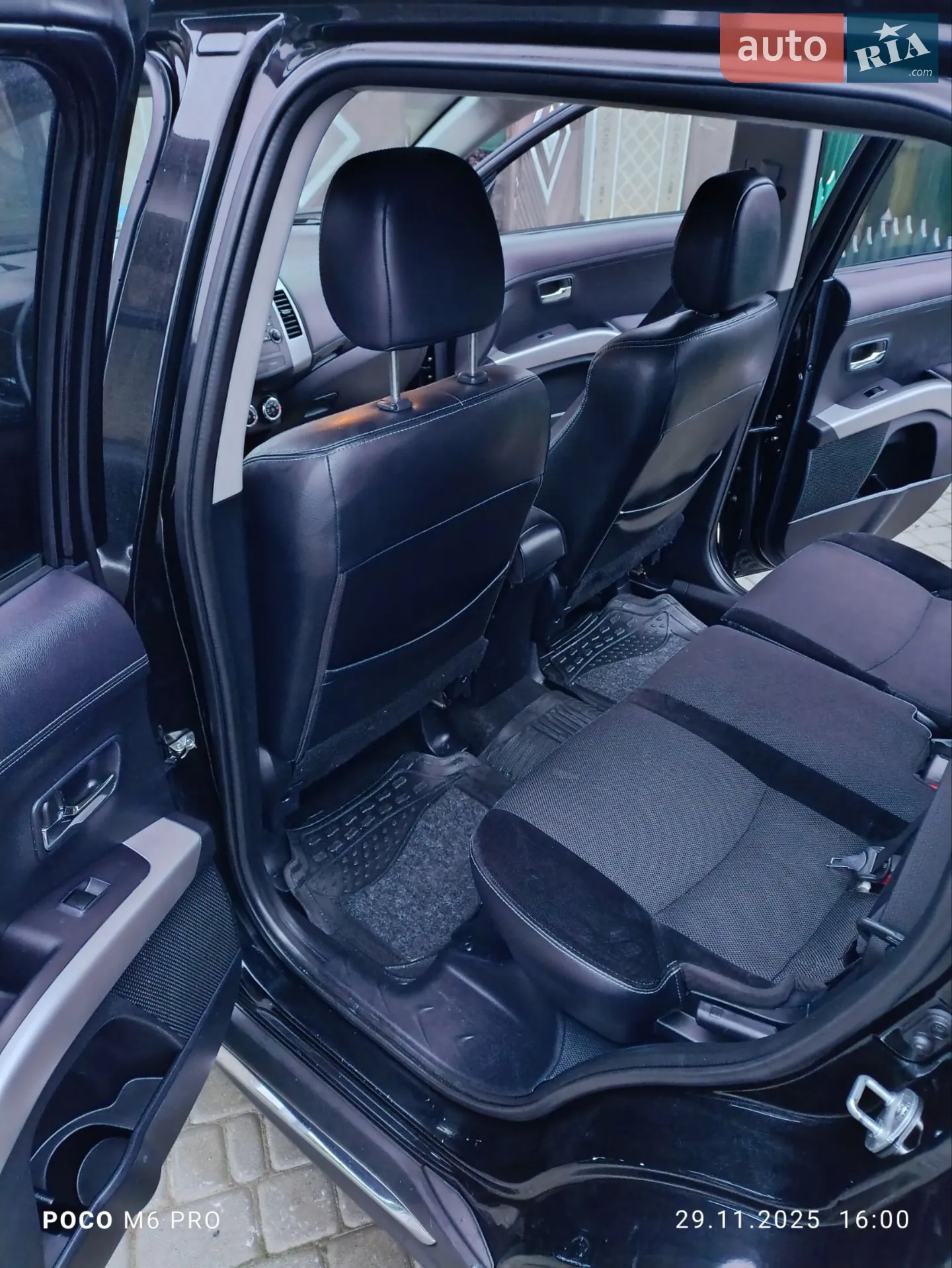 2010 Mitsubishi Outlander - мініатюра 8