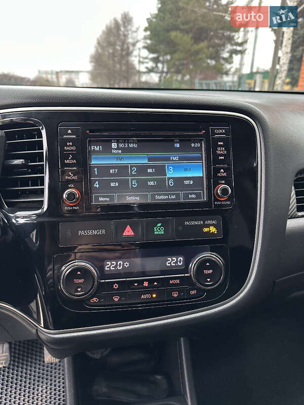 Внедорожник / Кроссовер Mitsubishi Outlander 2015 в Сумах фото 17 Внедорожник / Кроссовер Mitsubishi Outlander 2015 в Сумах