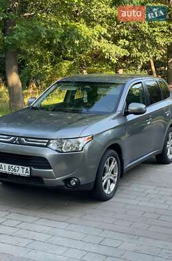 Внедорожник / Кроссовер Mitsubishi Outlander 2013 в Попельне