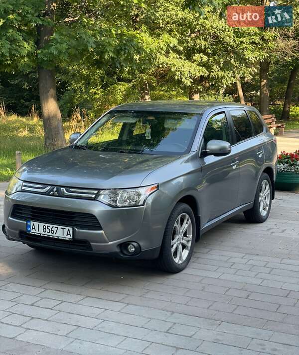 Позашляховик / Кросовер Mitsubishi Outlander 2013 в Попільні