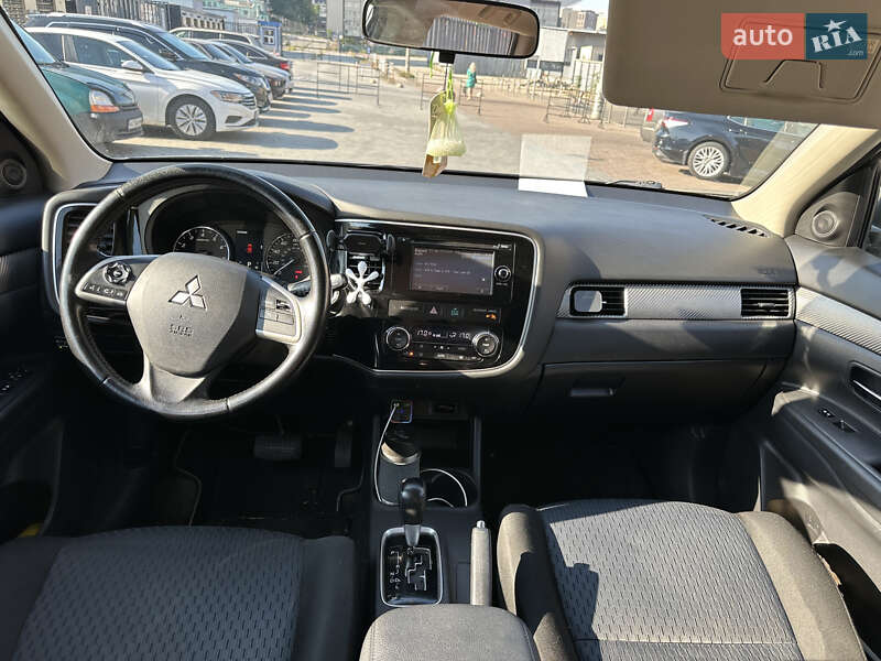 Позашляховик / Кросовер Mitsubishi Outlander 2013 в Попільні