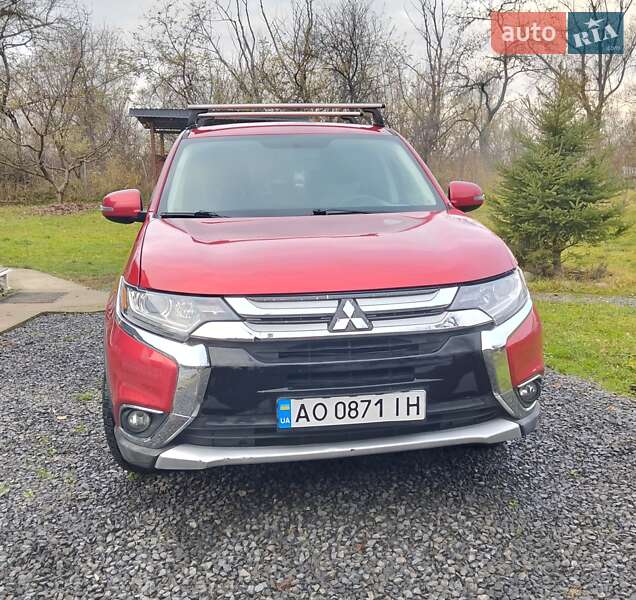 Позашляховик / Кросовер Mitsubishi Outlander 2018 в Ужгороді