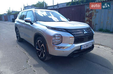 Внедорожник / Кроссовер Mitsubishi Outlander 2022 в Черкассах