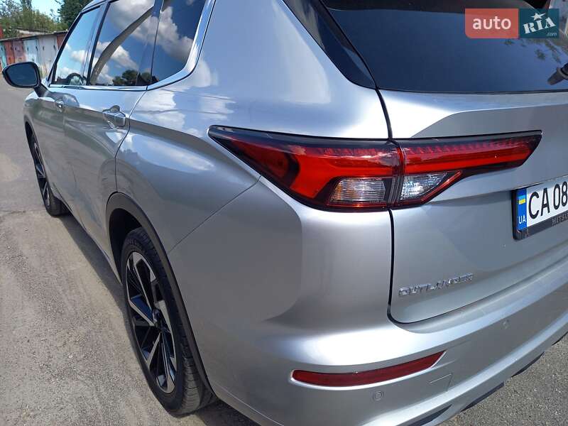 Внедорожник / Кроссовер Mitsubishi Outlander 2022 в Черкассах