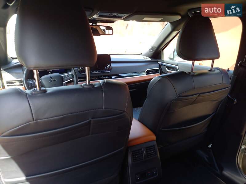 Внедорожник / Кроссовер Mitsubishi Outlander 2022 в Черкассах