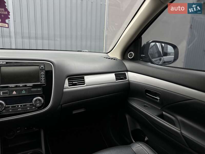 Позашляховик / Кросовер Mitsubishi Outlander 2013 в Івано-Франківську