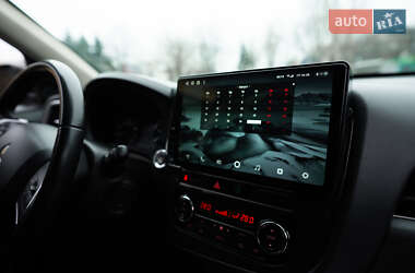Позашляховик / Кросовер Mitsubishi Outlander 2019 в Запоріжжі