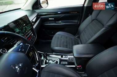 Позашляховик / Кросовер Mitsubishi Outlander 2019 в Запоріжжі