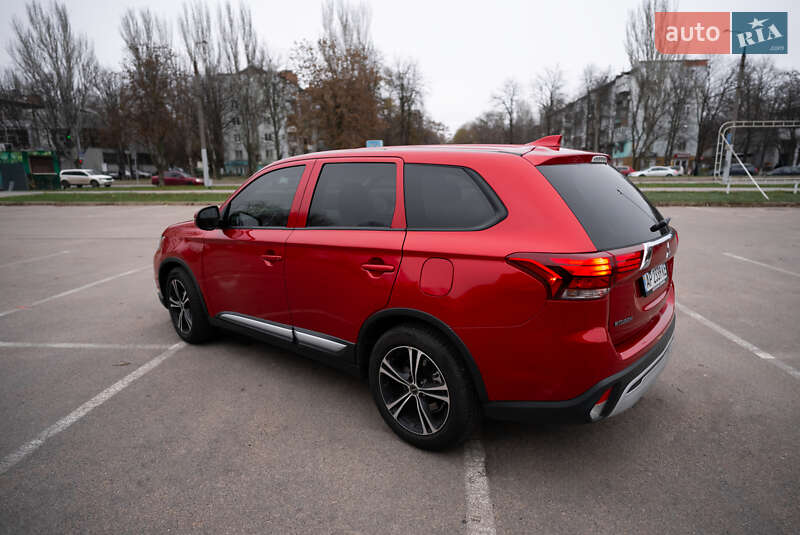 Внедорожник / Кроссовер Mitsubishi Outlander 2019 в Запорожье