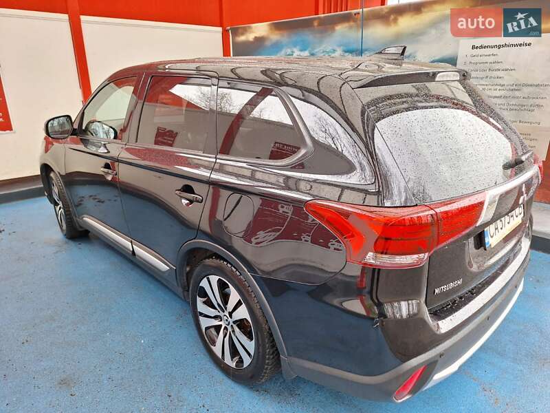 Позашляховик / Кросовер Mitsubishi Outlander 2017 в Черкасах
