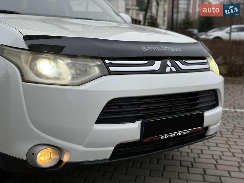 Внедорожник / Кроссовер Mitsubishi Outlander 2013 в Ивано-Франковске