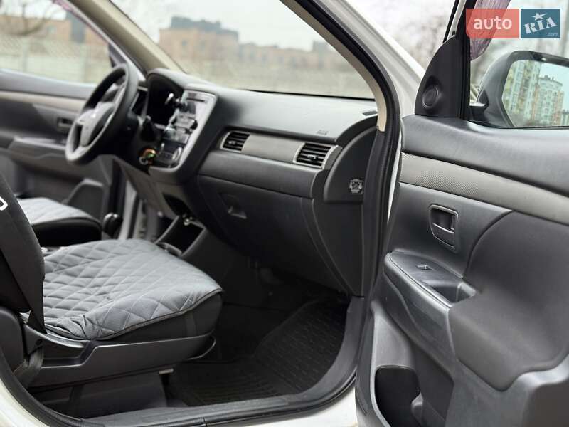 Внедорожник / Кроссовер Mitsubishi Outlander 2013 в Ивано-Франковске