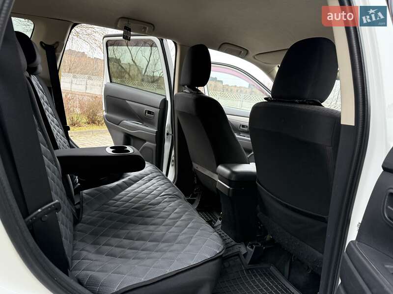 Внедорожник / Кроссовер Mitsubishi Outlander 2013 в Ивано-Франковске