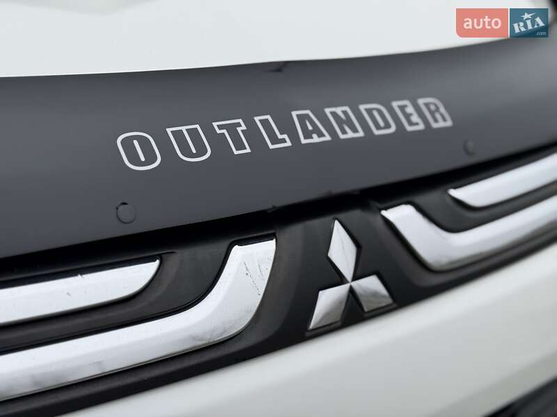 Внедорожник / Кроссовер Mitsubishi Outlander 2013 в Ивано-Франковске