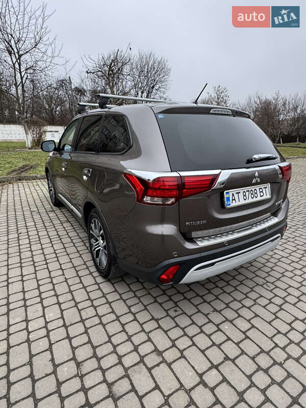 Позашляховик / Кросовер Mitsubishi Outlander 2016 в Івано-Франківську фото 12 Позашляховик / Кросовер Mitsubishi Outlander 2016 в Івано-Франківську