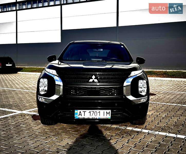 Позашляховик / Кросовер Mitsubishi Outlander 2021 в Івано-Франківську