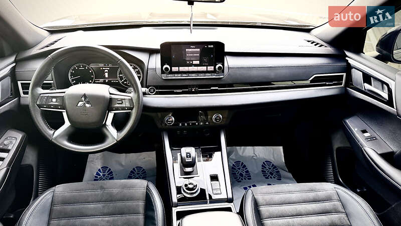 Позашляховик / Кросовер Mitsubishi Outlander 2021 в Івано-Франківську