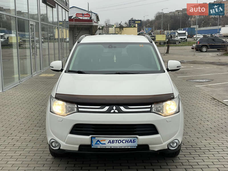 Позашляховик / Кросовер Mitsubishi Outlander 2012 в Полтаві