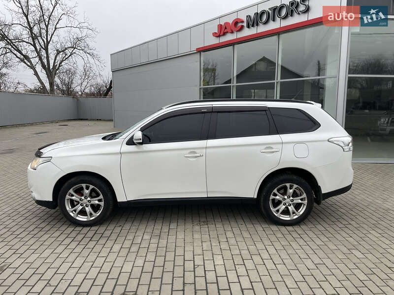 Позашляховик / Кросовер Mitsubishi Outlander 2012 в Полтаві