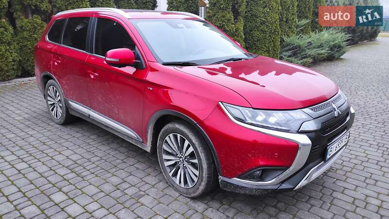 Позашляховик / Кросовер Mitsubishi Outlander 2019 в Харкові