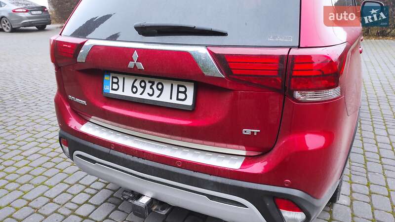 Позашляховик / Кросовер Mitsubishi Outlander 2019 в Харкові