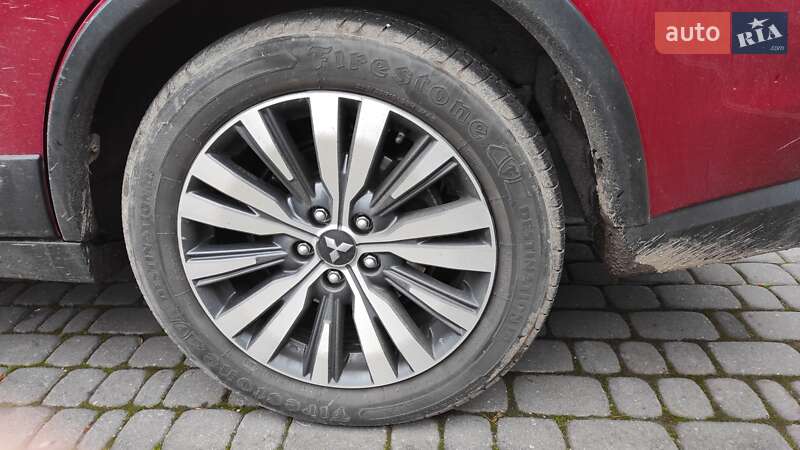 Позашляховик / Кросовер Mitsubishi Outlander 2019 в Харкові