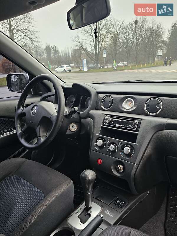 Позашляховик / Кросовер Mitsubishi Outlander 2008 в Києві