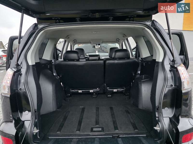 Внедорожник / Кроссовер Mitsubishi Outlander 2012 в Хмельницком