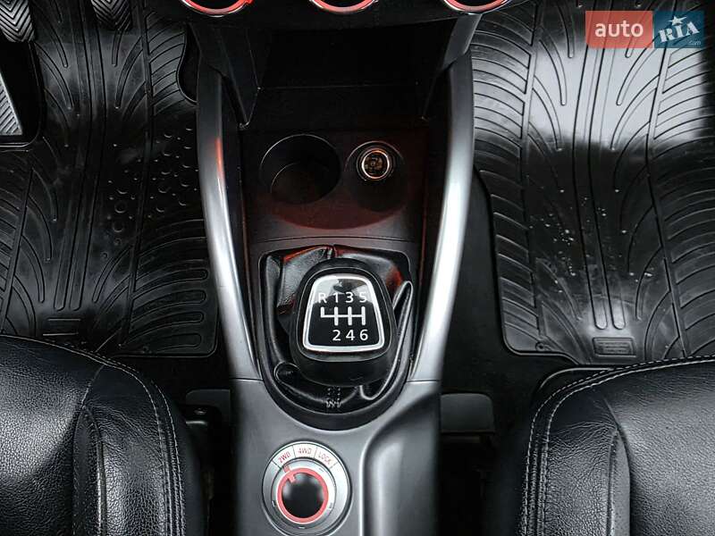 Внедорожник / Кроссовер Mitsubishi Outlander 2012 в Хмельницком