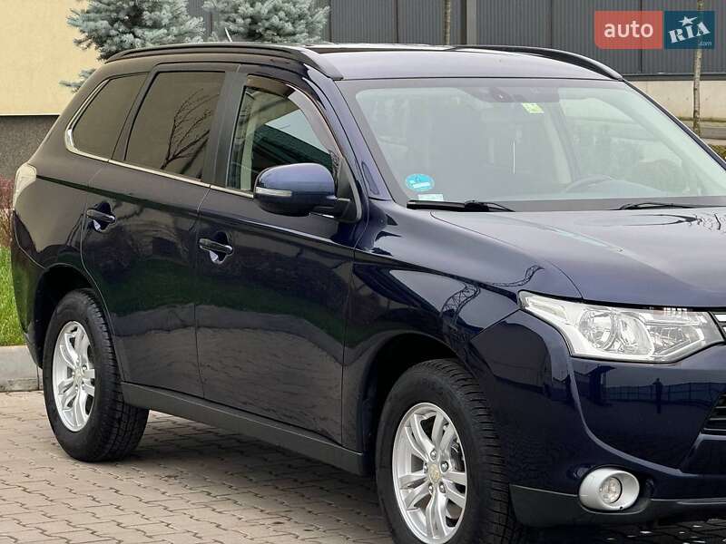 Позашляховик / Кросовер Mitsubishi Outlander 2012 в Луцьку